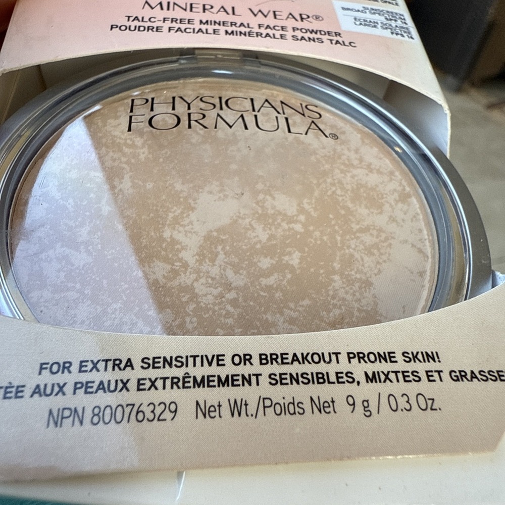 Physicians Formula ~ Mineral Wear Face Powder~ Buff Beige~‎ Spf 16 ~NIB - Picture 3 of 6